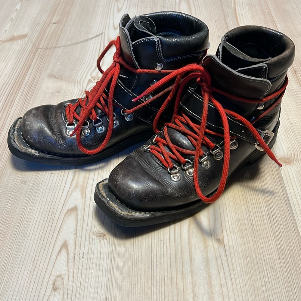 Fabiano Leather Mountain Boots